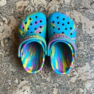 Rainbow crocs size 7 toddler